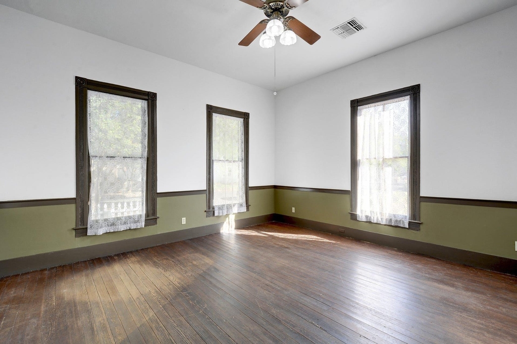 304 Olive St - Photo 5