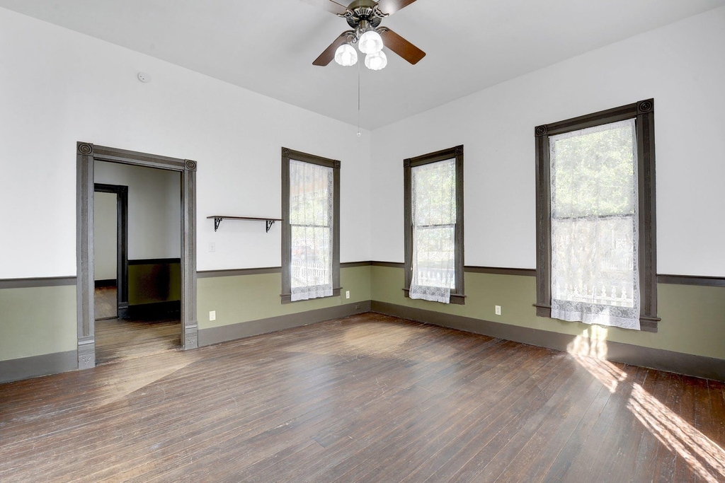 304 Olive St - Photo 4