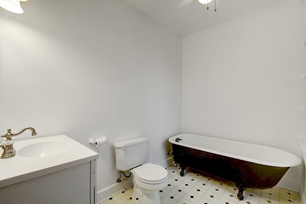 304 Olive St - Photo 16