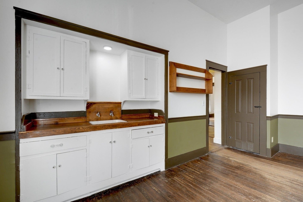 304 Olive St - Photo 8