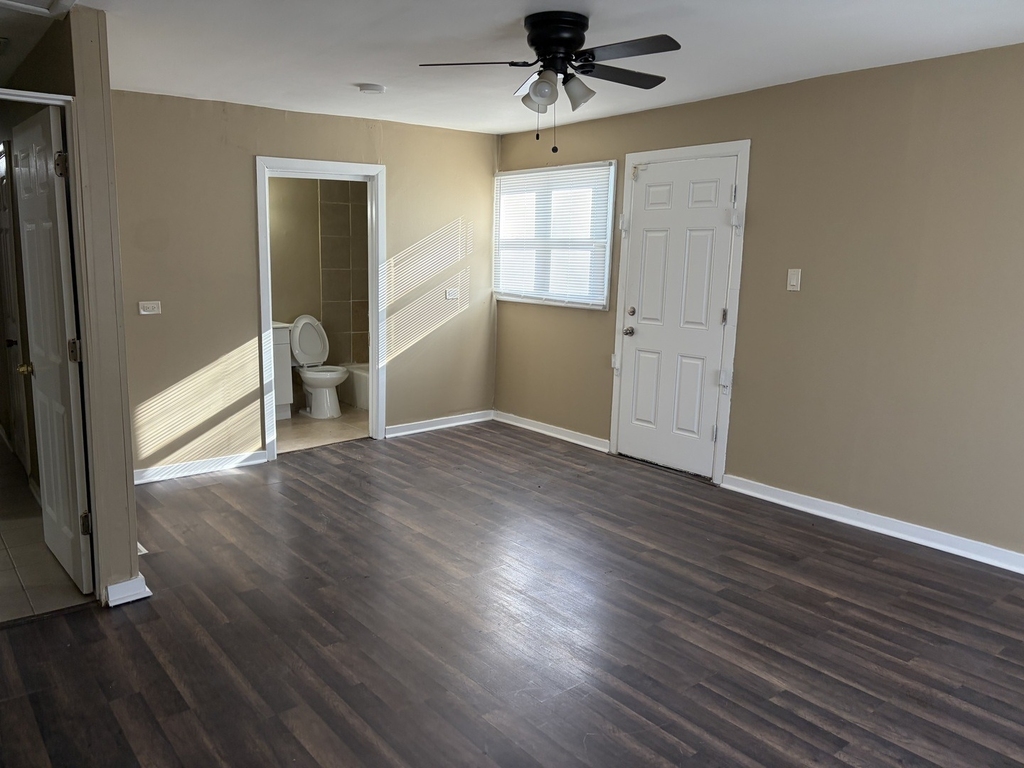 16130 Justine Street - Photo 8