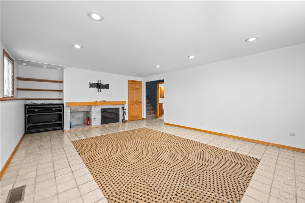 1120 N Brainard Street - Photo 13