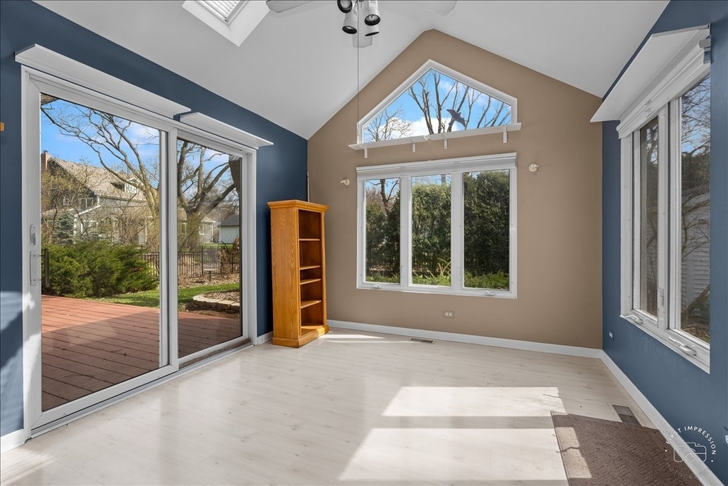 1120 N Brainard Street - Photo 3