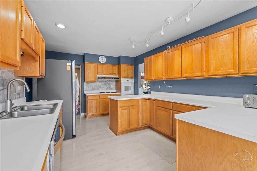 1120 N Brainard Street - Photo 1