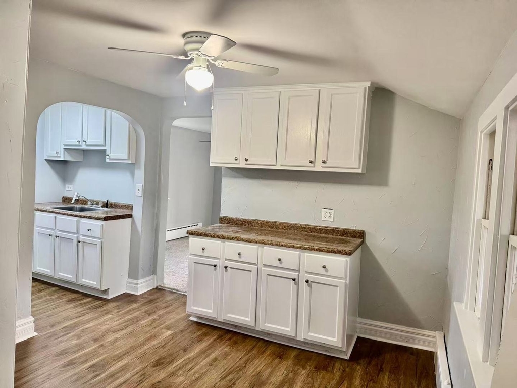519 N Park Street - Photo 2