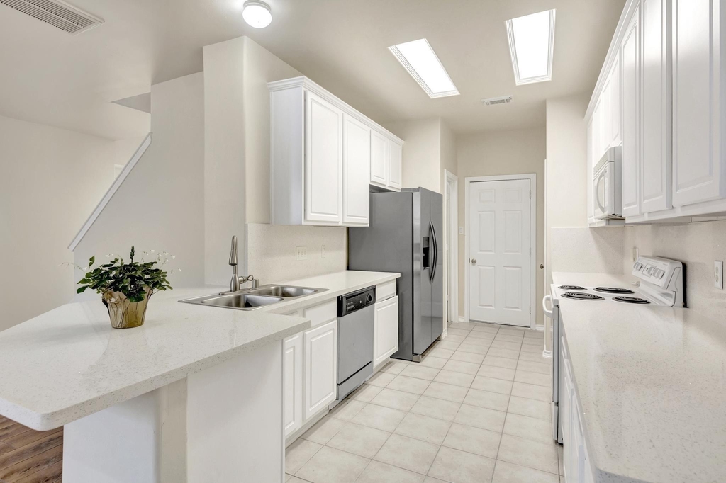 39 Camellia Grove Circle - Photo 0
