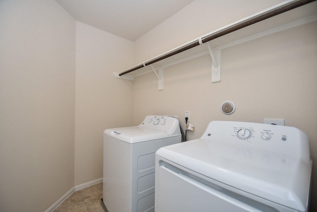 2738 Meandering Elm Trail - Photo 28