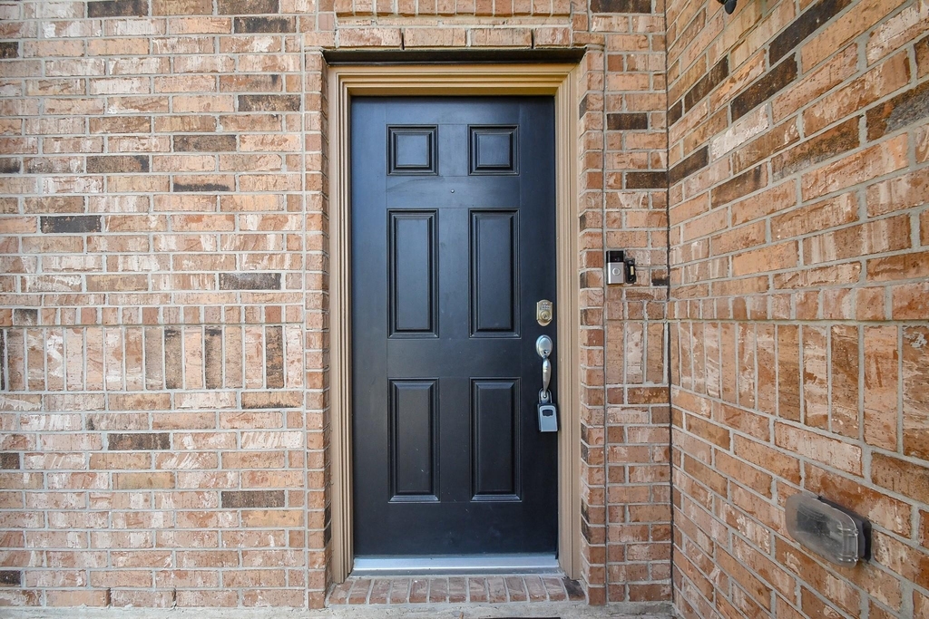 2738 Meandering Elm Trail - Photo 3