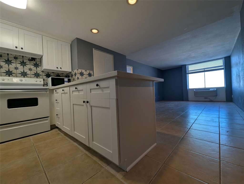 7520 Hornwood Drive - Photo 12