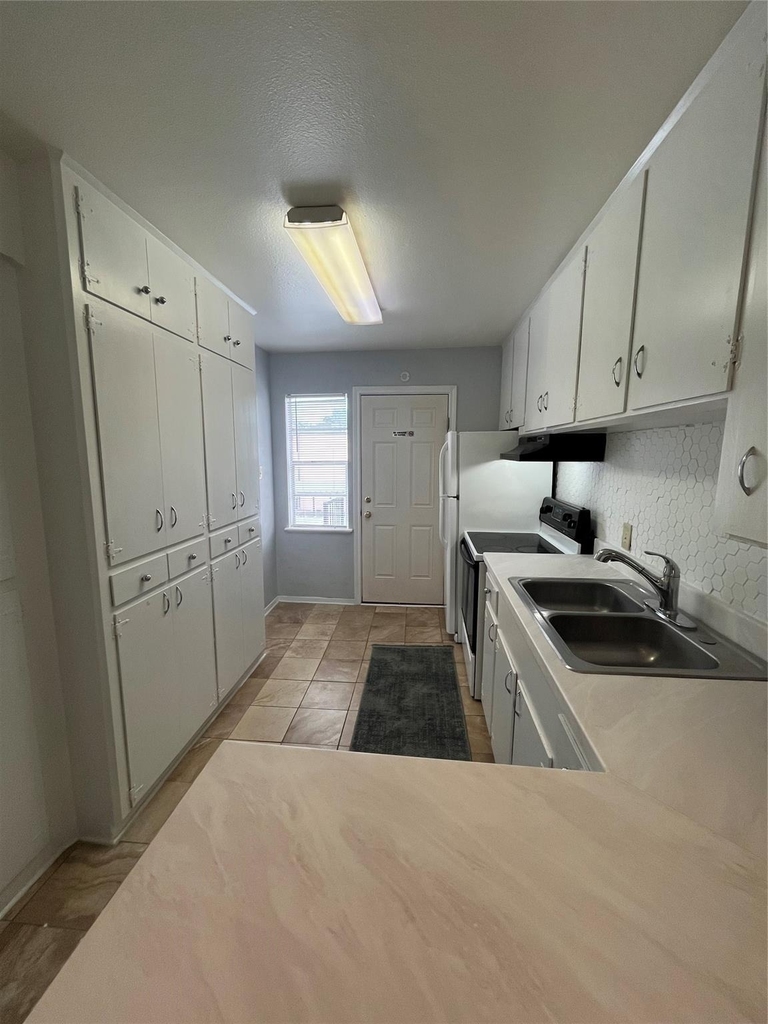 11609 Chimney Rock Road - Photo 3