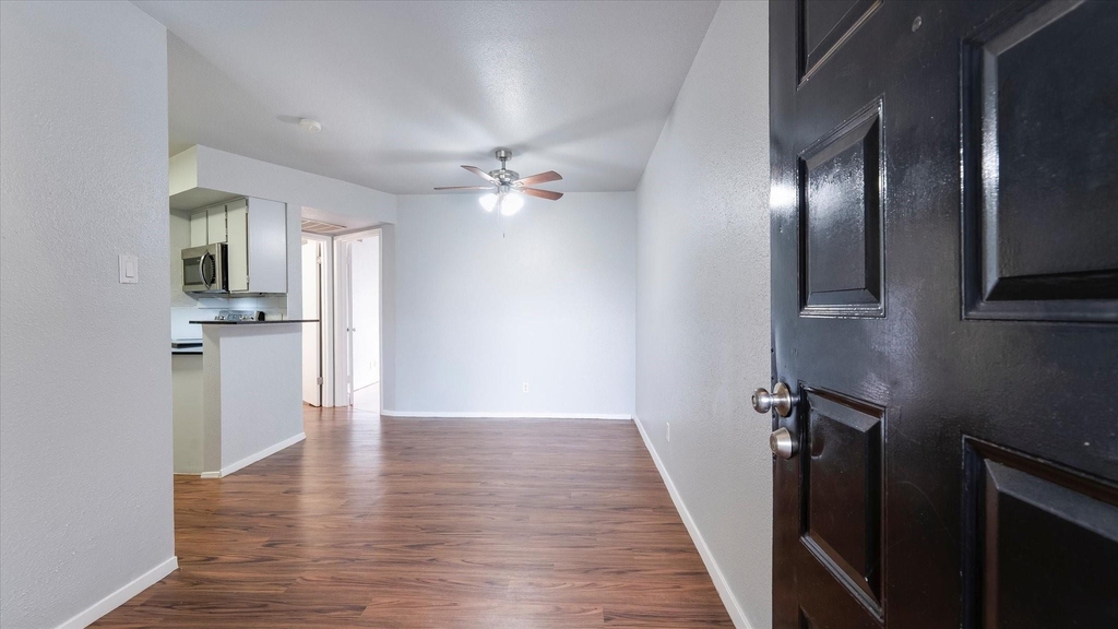 10811 Richmond Avenue Avenue - Photo 1