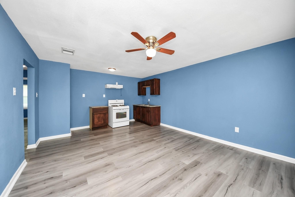 716 Hargest Street - Photo 2