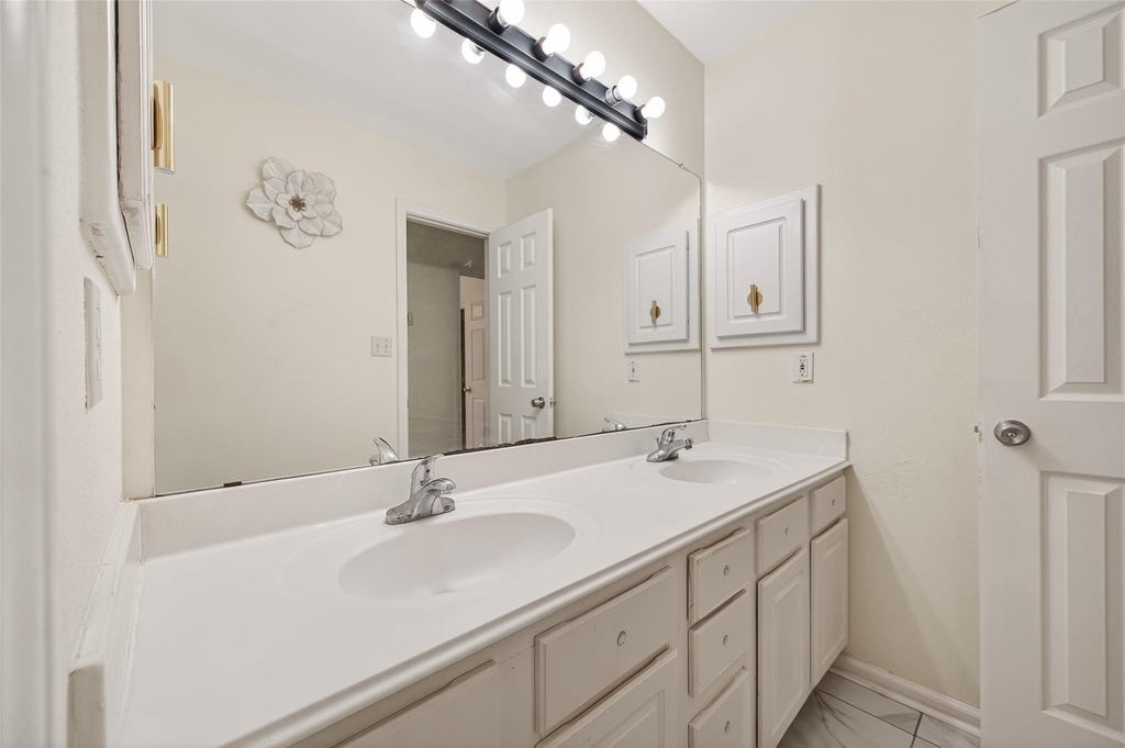 14914 W Bend Dr - Photo 35