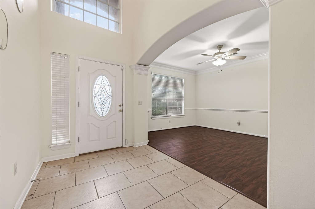 14914 W Bend Dr - Photo 4