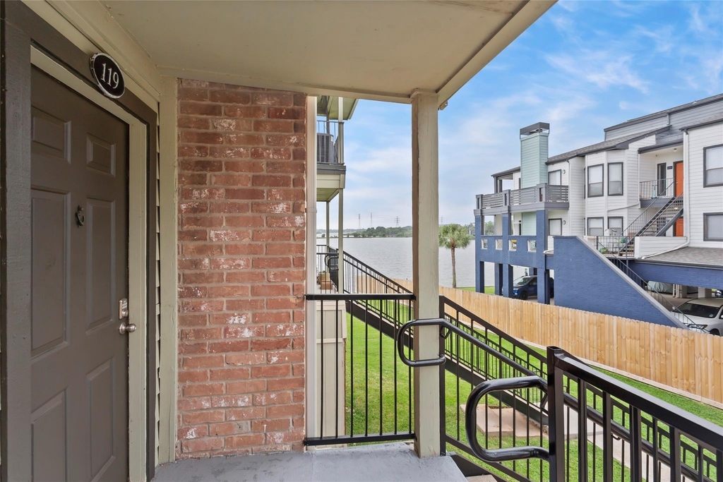 18800 Egret Bay Boulevard - Photo 2