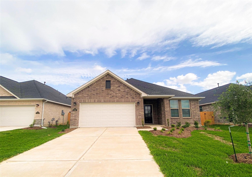 31302 Whitfield Court - Photo 0