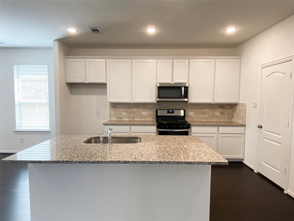 31302 Whitfield Court - Photo 4