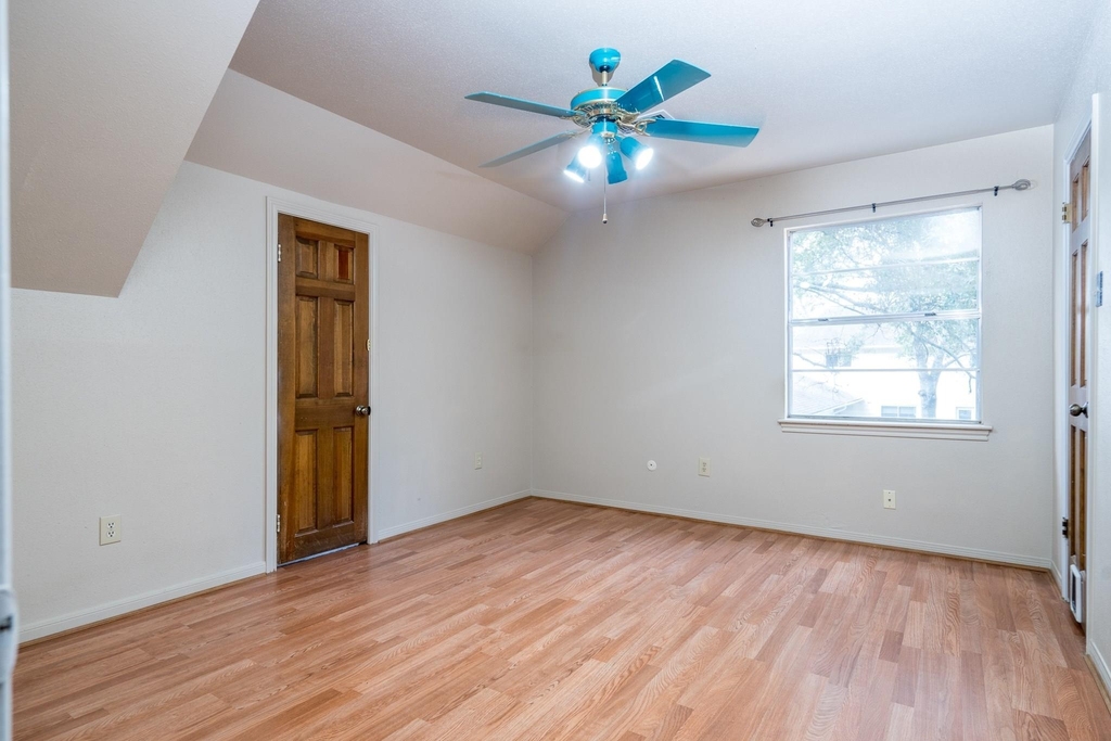 8330 Silver Shadows Lane - Photo 15