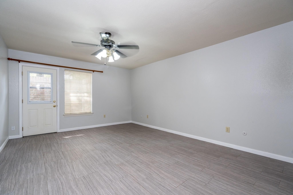 8330 Silver Shadows Lane - Photo 8