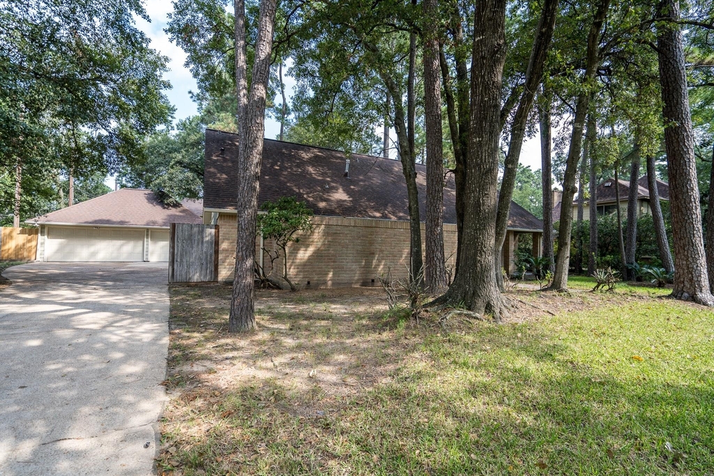 8330 Silver Shadows Lane - Photo 18