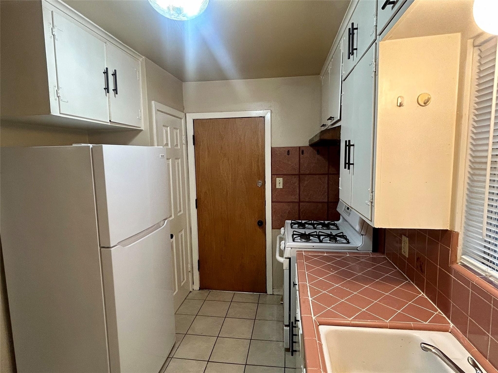 1411 Indiana Street - Photo 5
