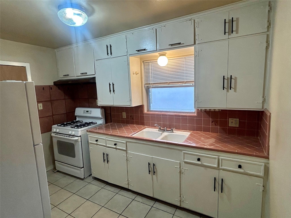 1411 Indiana Street - Photo 4