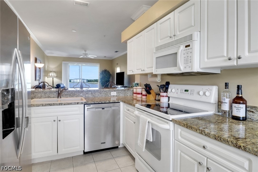 10390 Washingtonia Palm Way - Photo 12