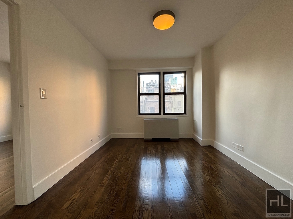 East 63 Street - Photo 4