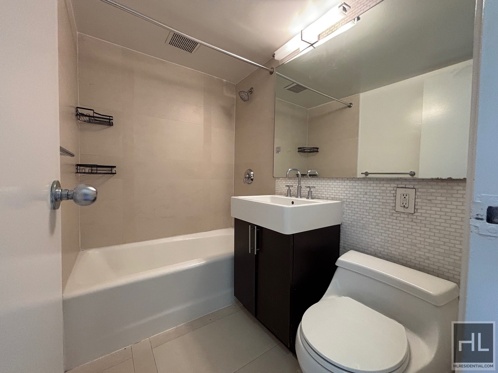 East 63 Street - Photo 8