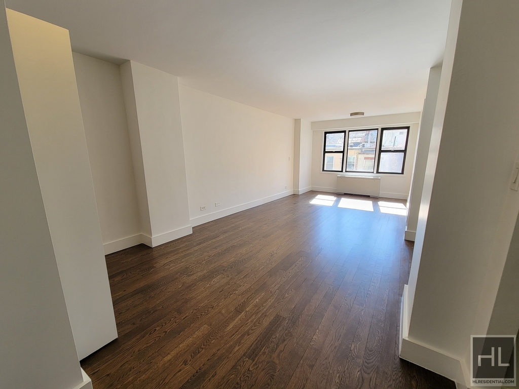 East 63 Street - Photo 0