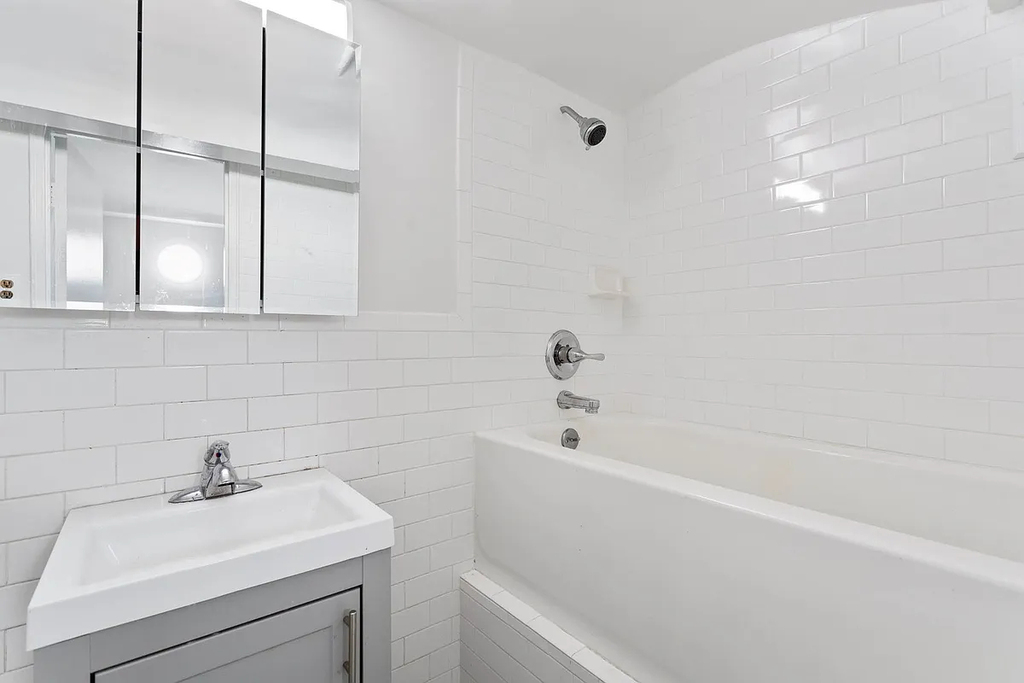 33 Gold Street - Photo 3