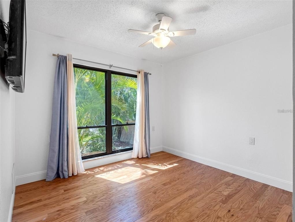 562 Johns Pass Avenue - Photo 19