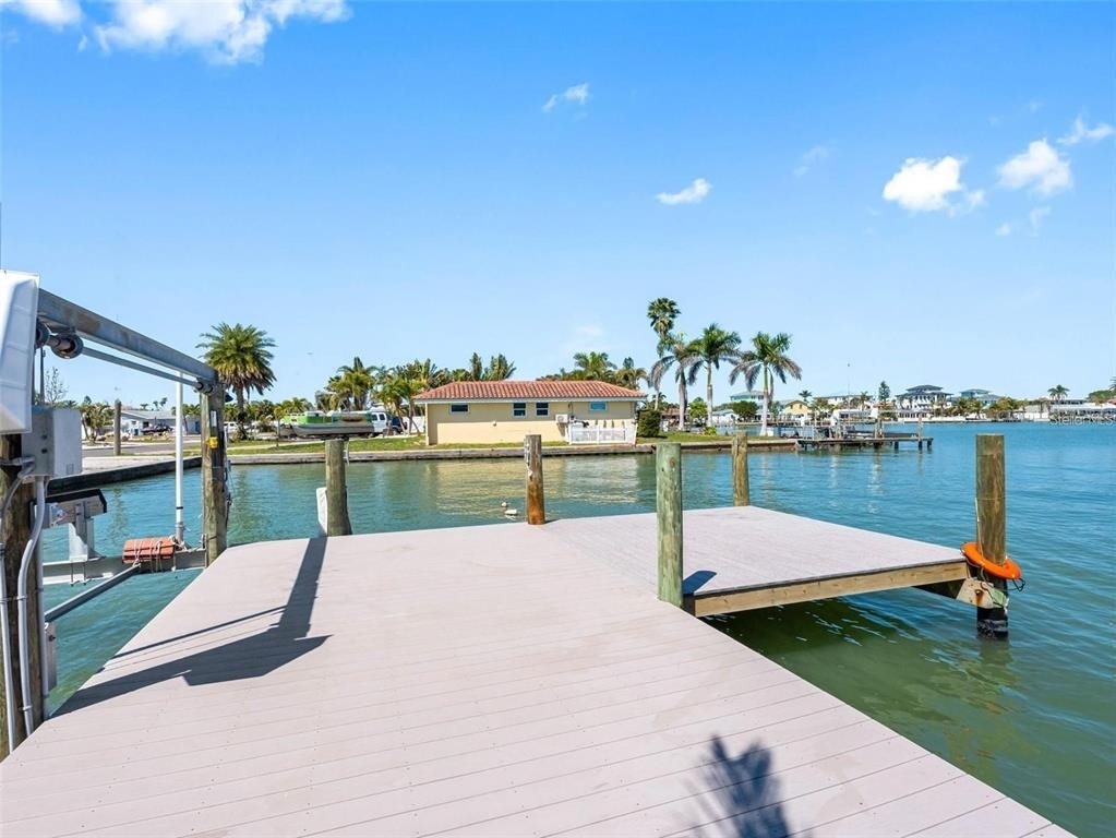 562 Johns Pass Avenue - Photo 6