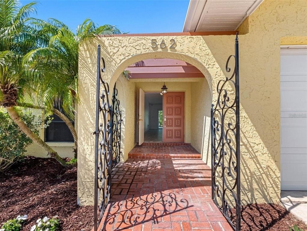 562 Johns Pass Avenue - Photo 8