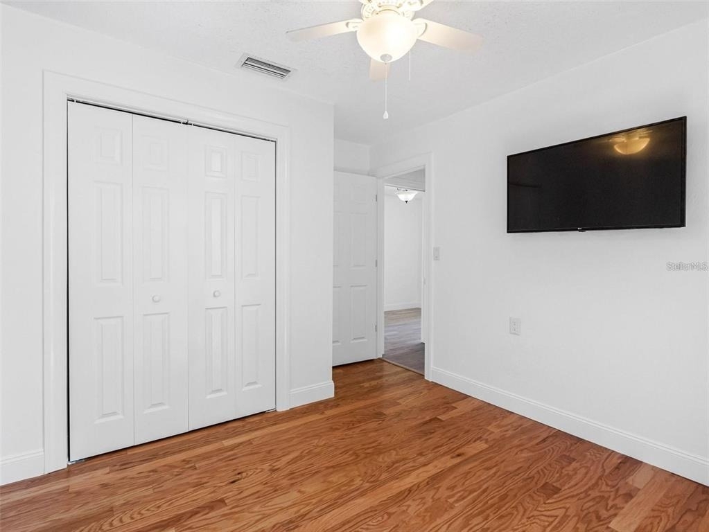 562 Johns Pass Avenue - Photo 18