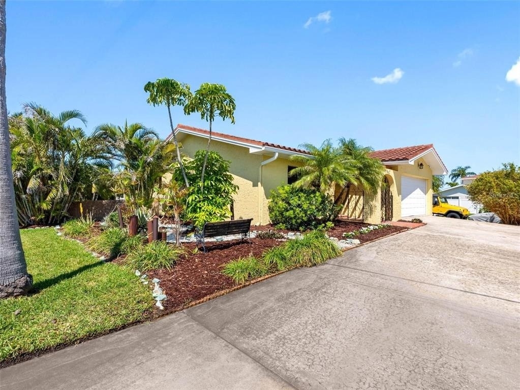 562 Johns Pass Avenue - Photo 11