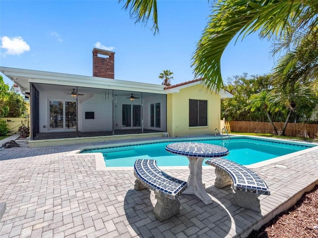 562 Johns Pass Avenue - Photo 37