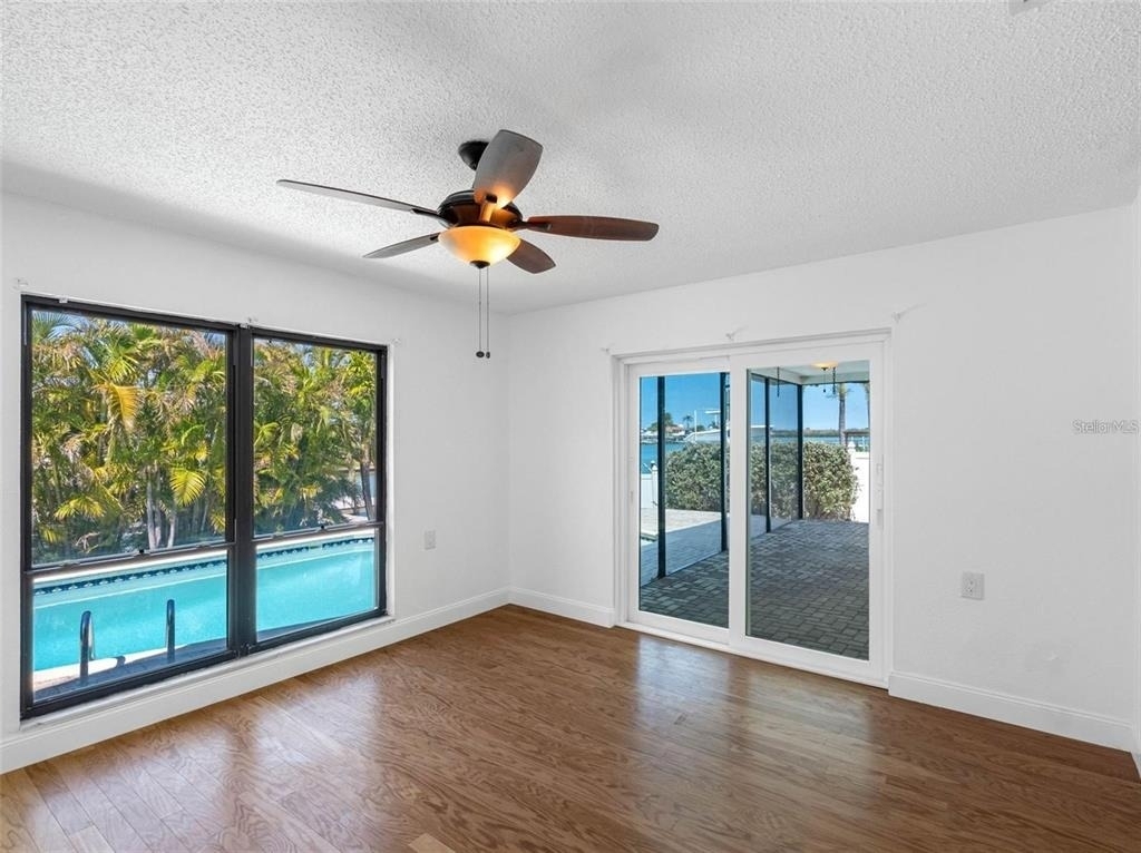 562 Johns Pass Avenue - Photo 30