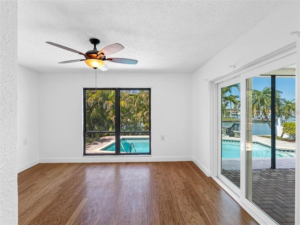 562 Johns Pass Avenue - Photo 29