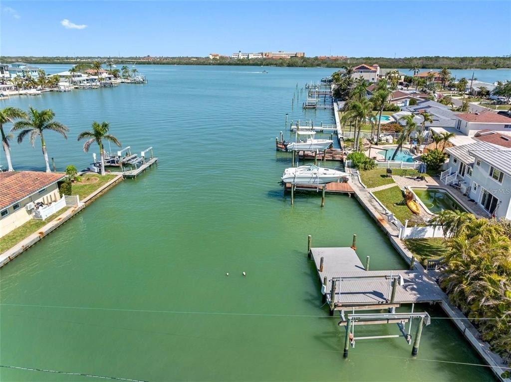 562 Johns Pass Avenue - Photo 39