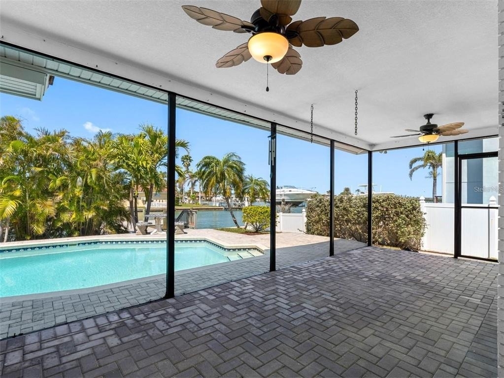 562 Johns Pass Avenue - Photo 35