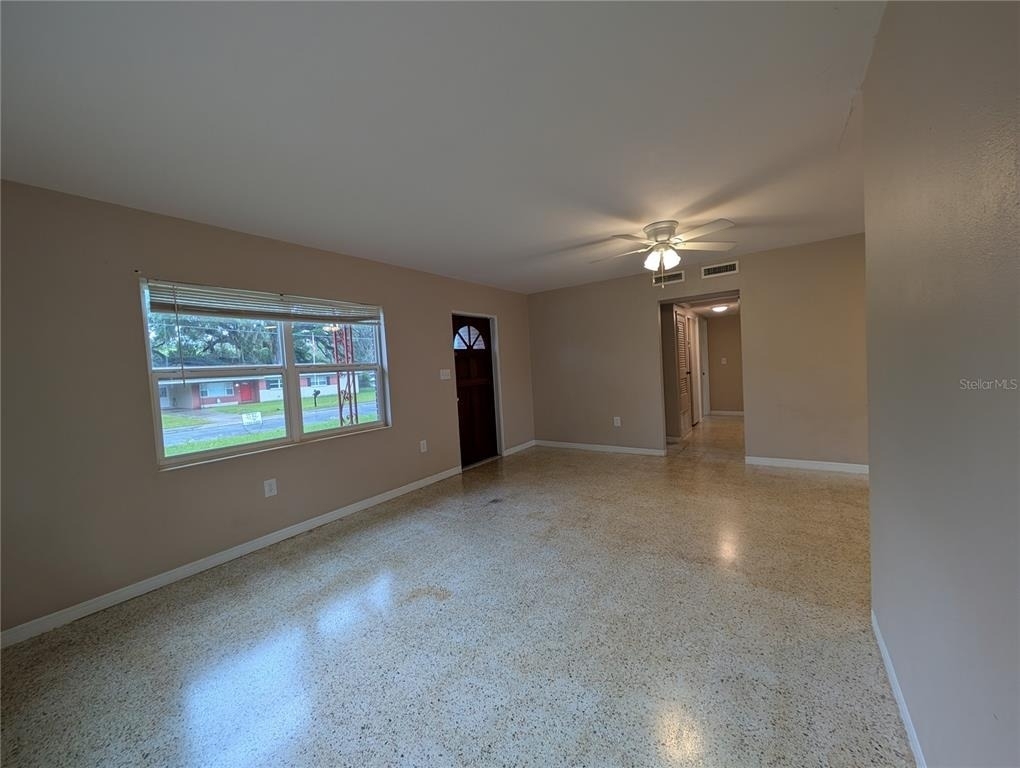 208 Oakwood Drive - Photo 6