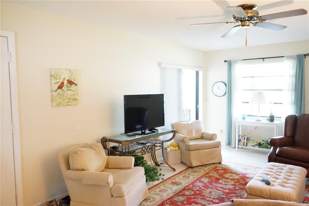 2102 Hereford Drive - Photo 3