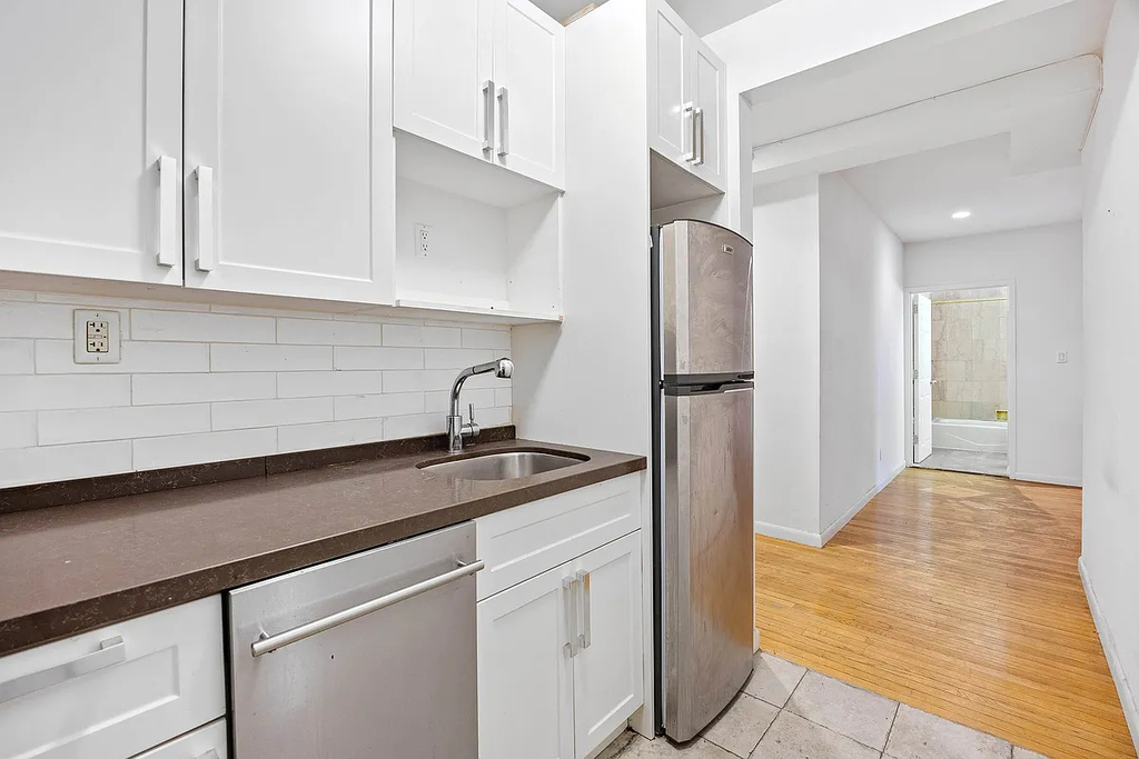 106 Fulton Street - Photo 3