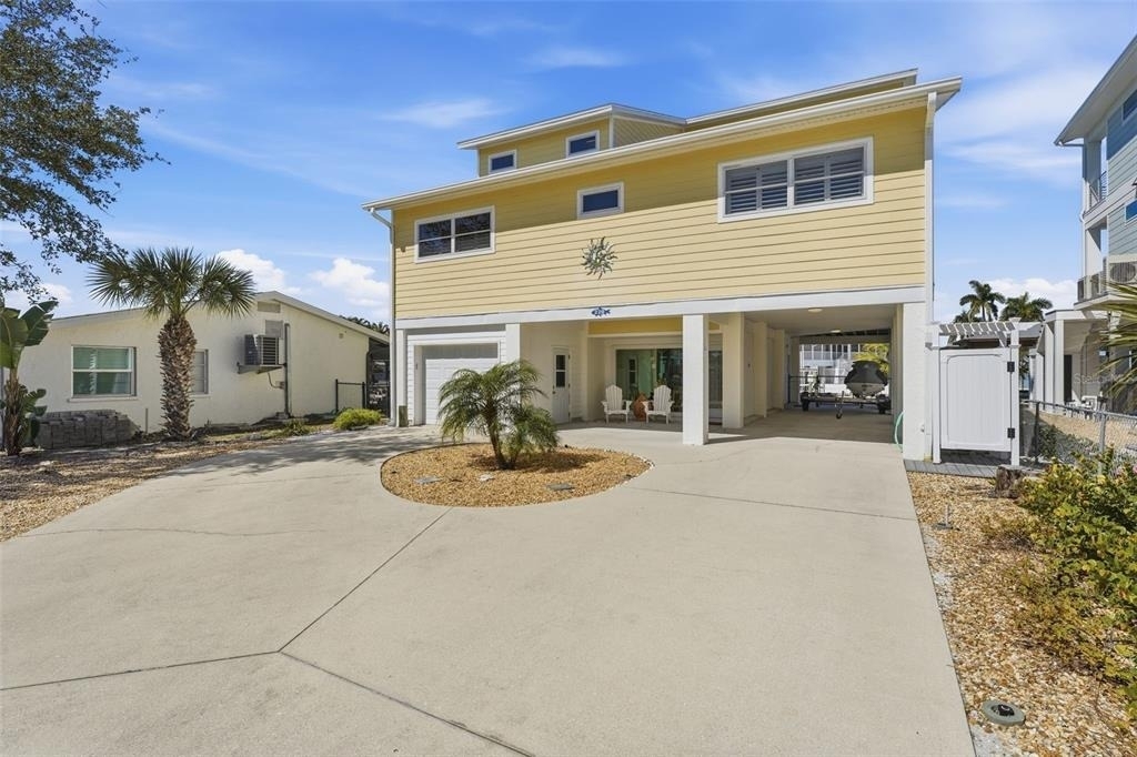 220 Mockingbird Street - Photo 1