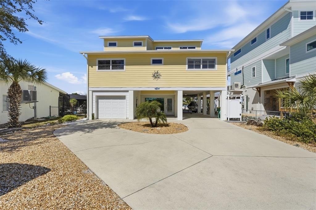 220 Mockingbird Street - Photo 0