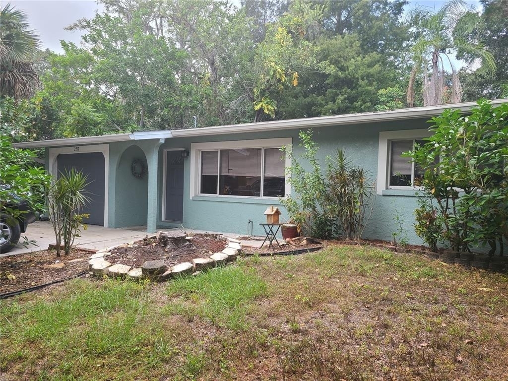 2212 Vinson Avenue - Photo 0
