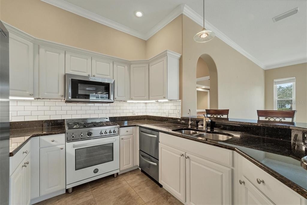 11709 Clubhouse Drive - Photo 11
