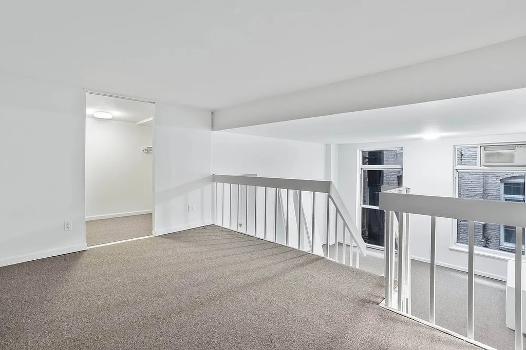 33 Gold Street - Photo 0