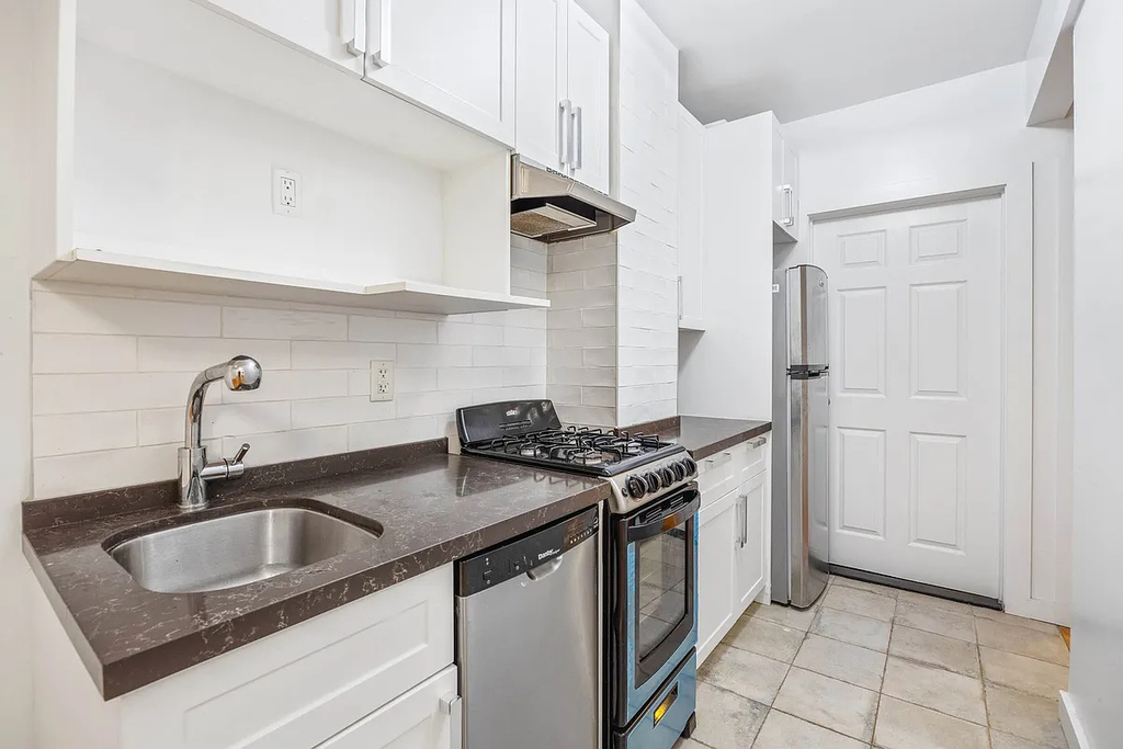 106 Fulton Street - Photo 4